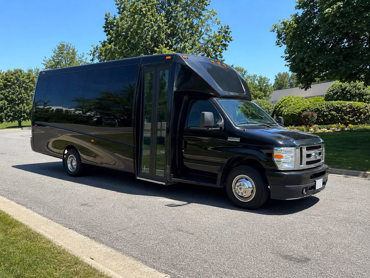 bachelorette party buses from lewisville to uptown dallas and deep ellum